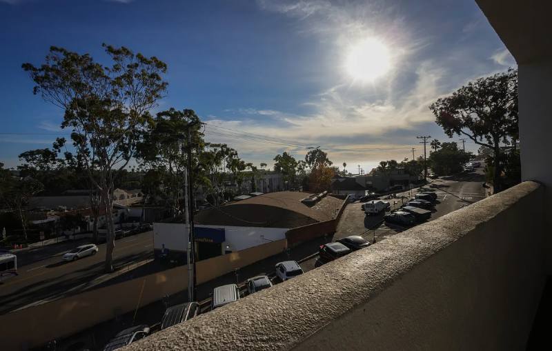 Apartment for rent at 3119 Foothill Blvd #4, La Crescenta, CA 91214