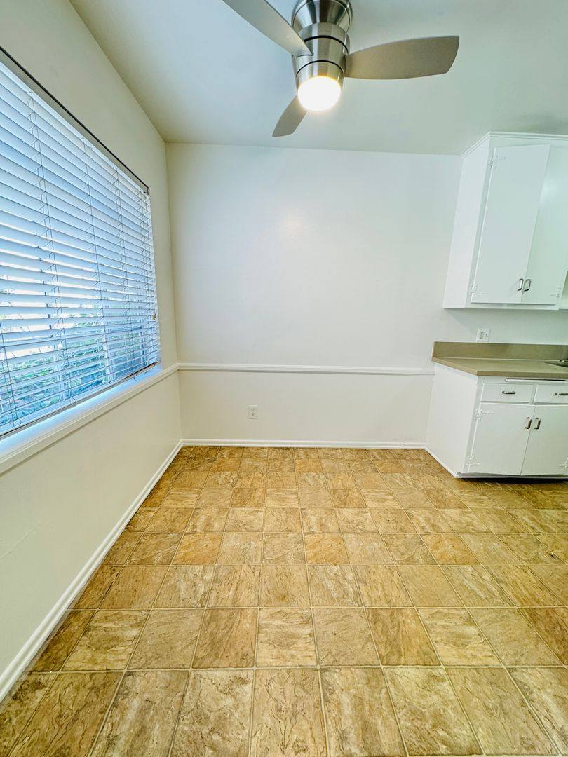 Apartment for rent at 817 N Las Palmas Ave, Los Angeles, CA 90038