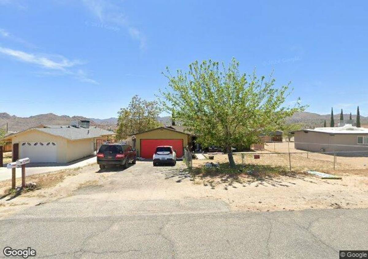 House for rent at 61721 Oleander Dr, Joshua Tree, CA 92252