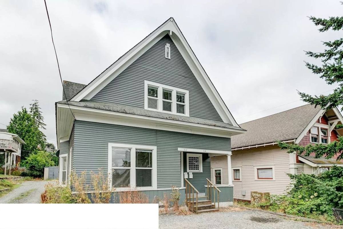 House for rent at 312 Pine St, Bellingham, WA 98225