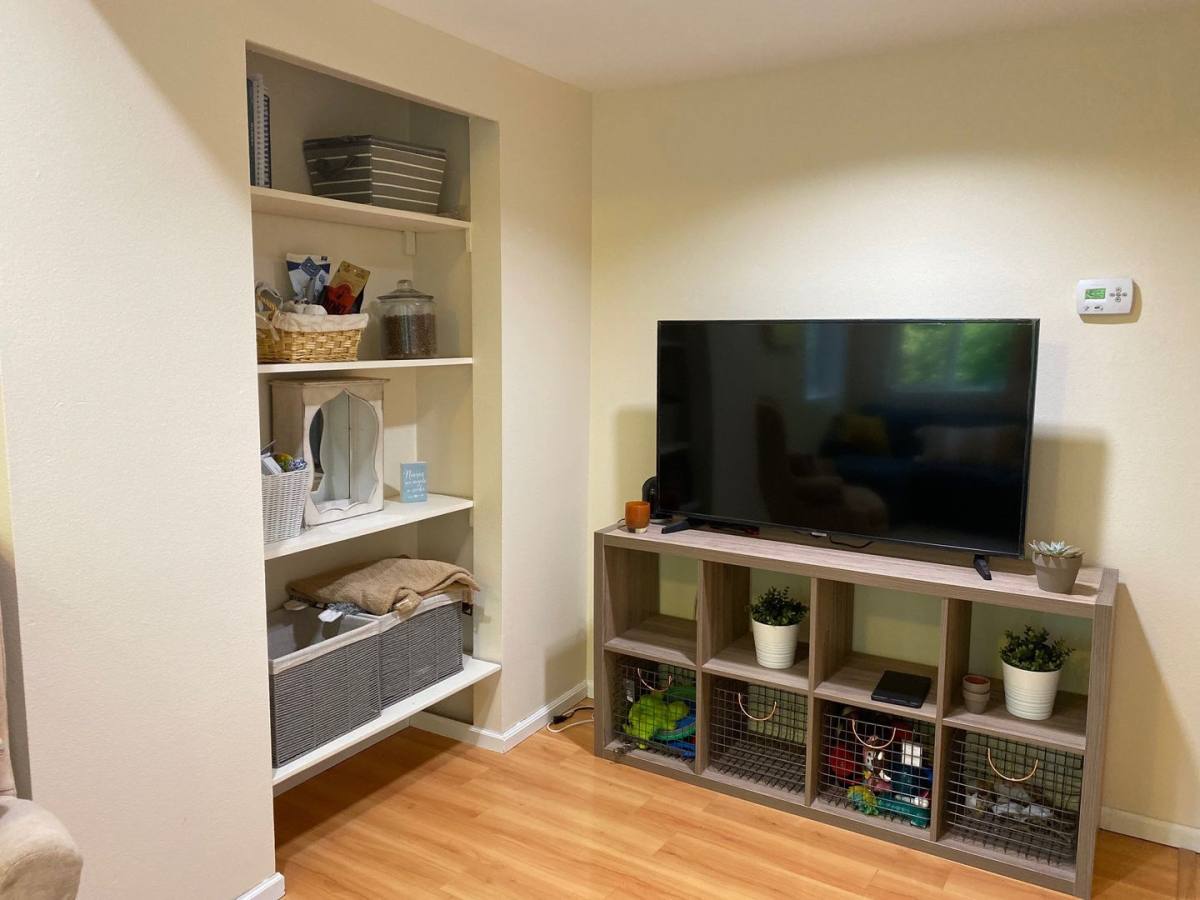 Apartment for rent at 2322 E Ward St, Seattle, WA 98112