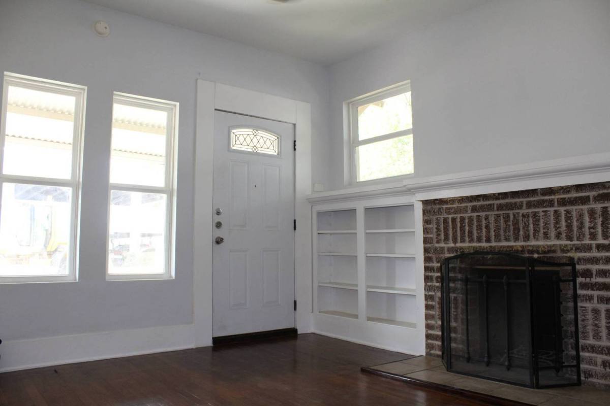 Apartment for rent at 826 Erie Ave, San Antonio, TX 78212
