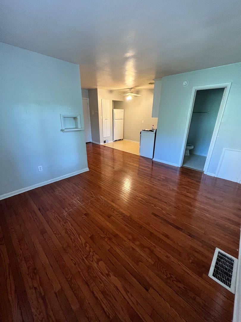 Apartment for rent at 1924 Emerson Ave S, Minneapolis, MN 55403