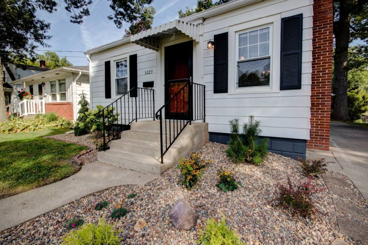 House for rent at 3223 18th Ave, Moline, IL 61265