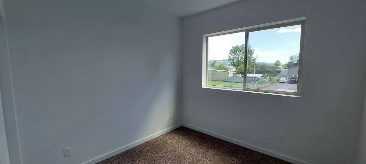 Apartment for rent at 987 Long St, Sweet Home, OR 97386
