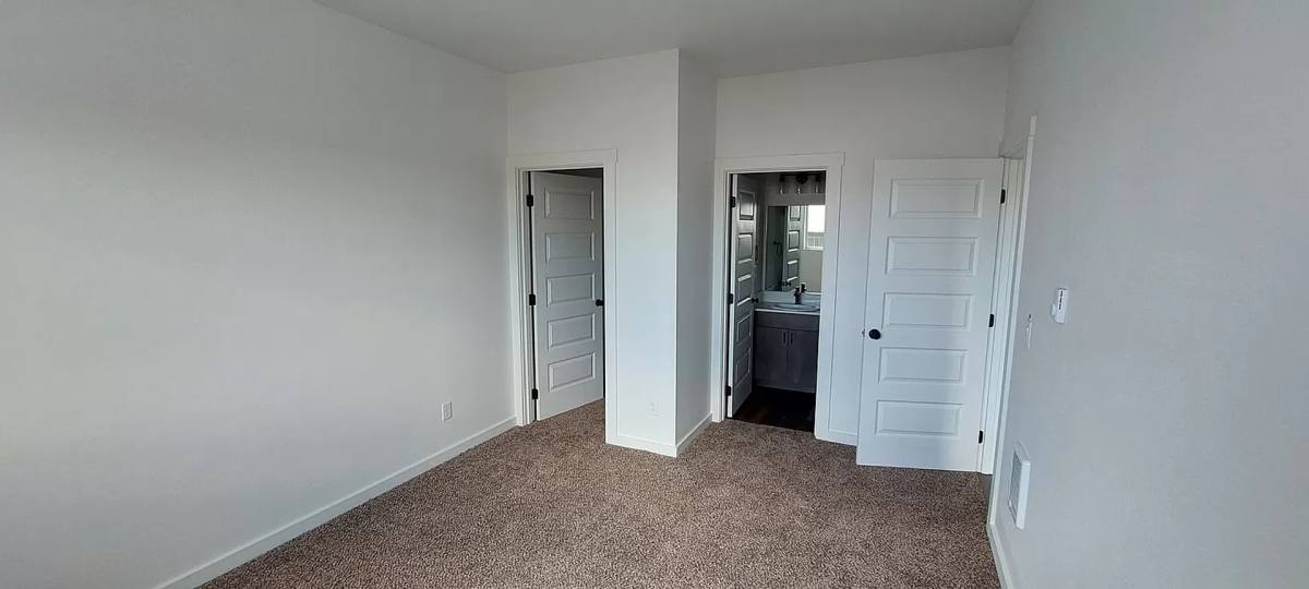 Apartment for rent at 987 Long St, Sweet Home, OR 97386