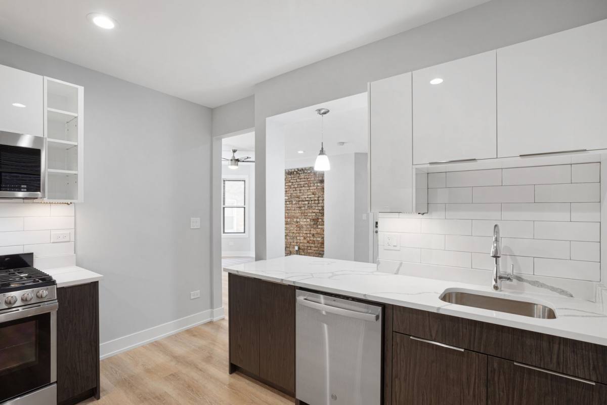 Apartment for rent at 7510 - 7514 N Eastlake Terrace, Chicago, IL 60626