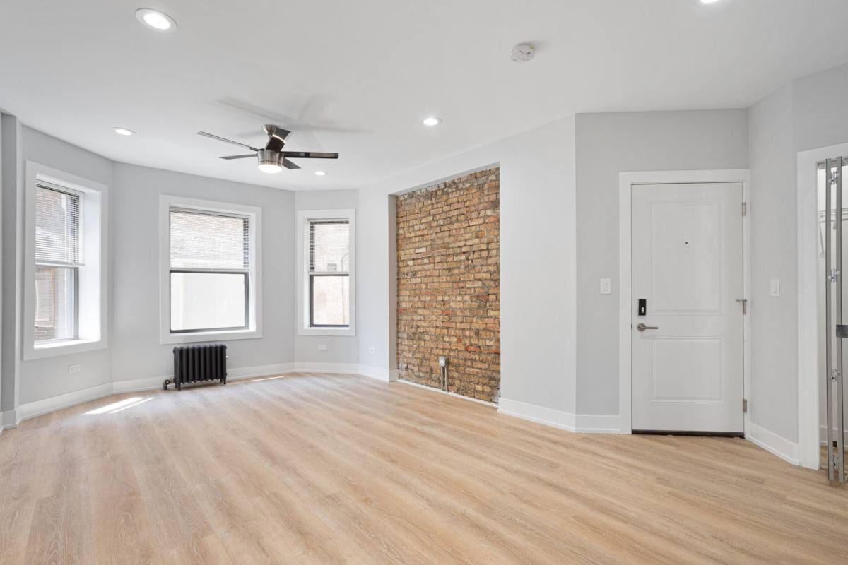Apartment for rent at 7510 - 7514 N Eastlake Terrace, Chicago, IL 60626