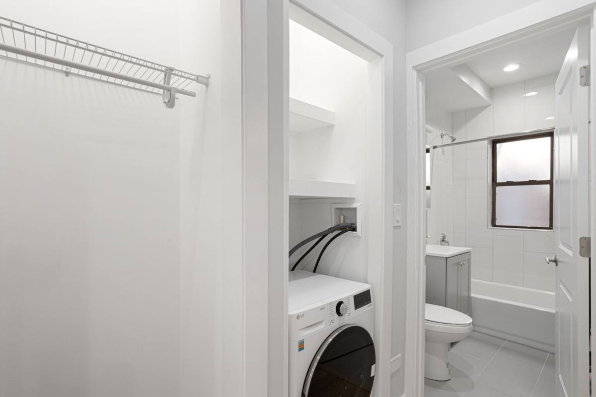 Apartment for rent at 7510 - 7514 N Eastlake Terrace, Chicago, IL 60626