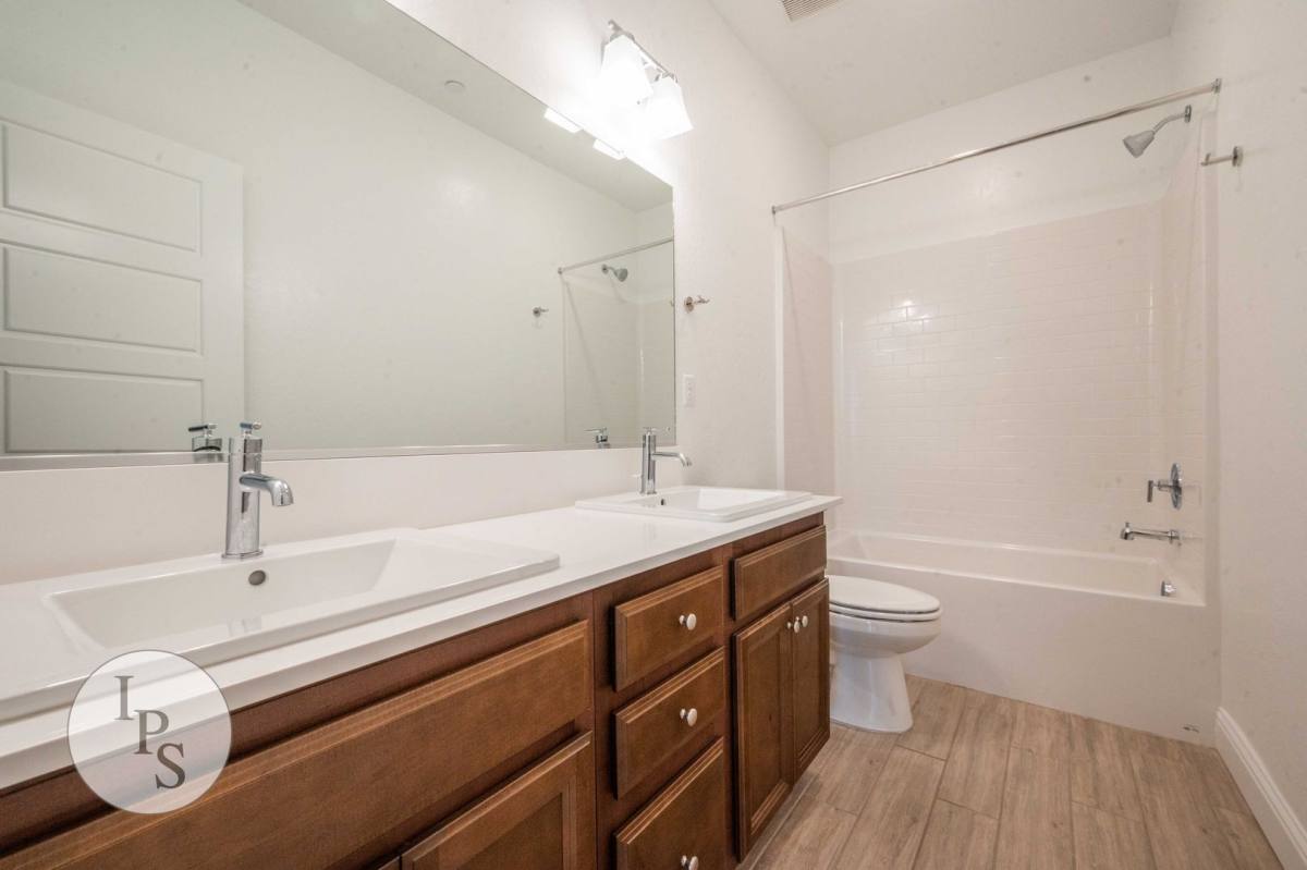 House for rent at 352 N Millard Ave, Fresno, CA 93727