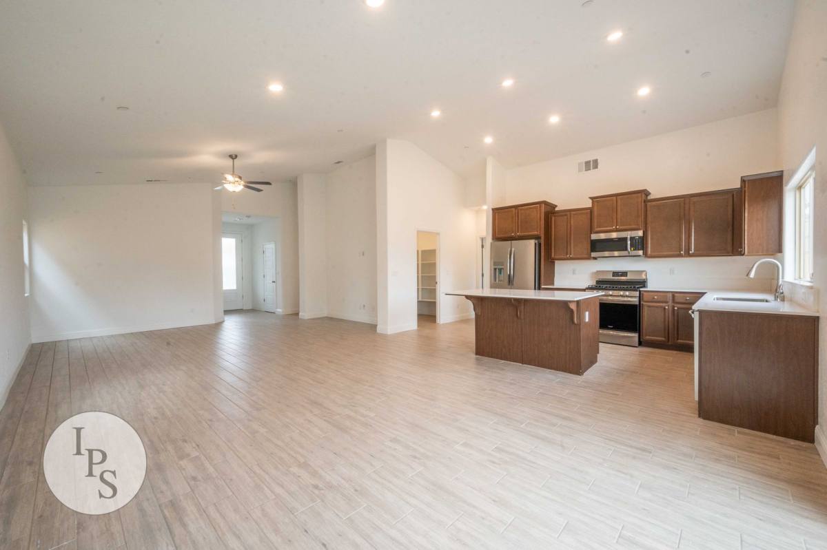House for rent at 352 N Millard Ave, Fresno, CA 93727