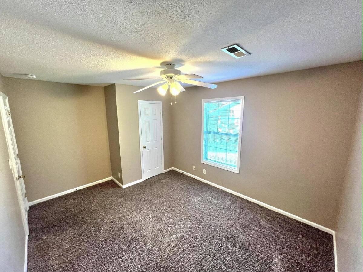 Townhouse for rent at 260A Executive Ave, Clarksville, TN 37042