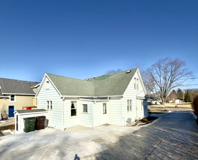 House for rent at 2833 S 128th St, New Berlin, WI 53151