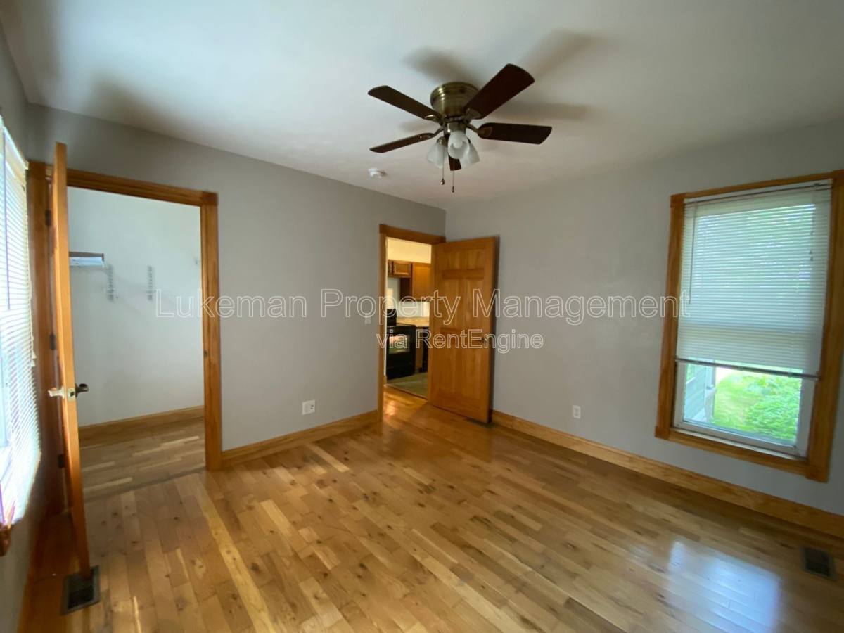 Apartment for rent at 725 W Vine St #2, Kalamazoo, MI 49008