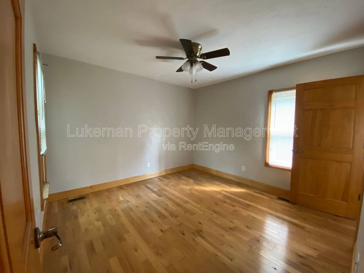 Apartment for rent at 725 W Vine St #2, Kalamazoo, MI 49008