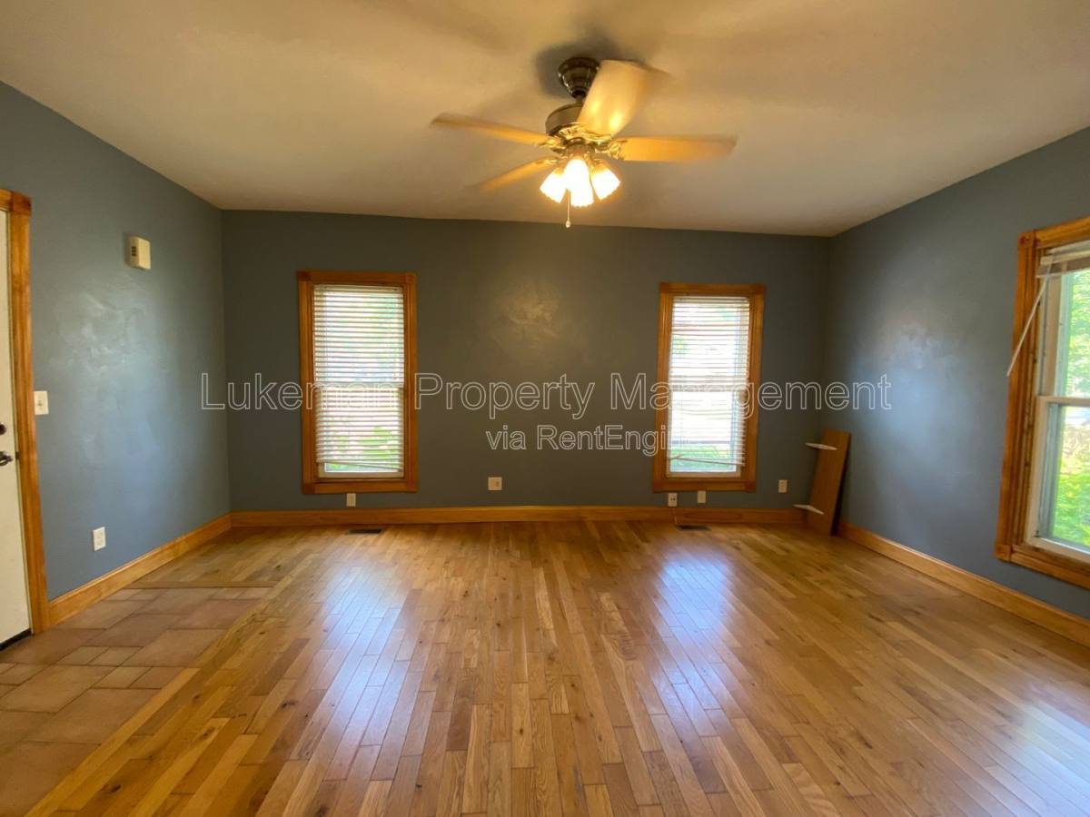 Apartment for rent at 725 W Vine St #2, Kalamazoo, MI 49008