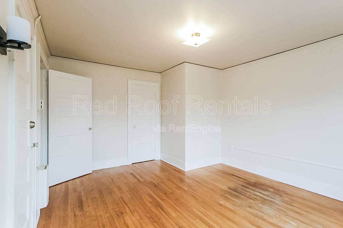 Apartment for rent at 1319 S 6th Ave #C, Tacoma, WA 98405