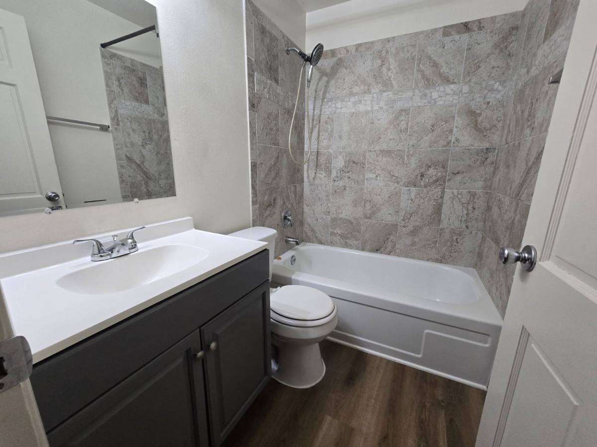 Apartment for rent at 633 SE Flint St #3, Roseburg, OR 97470