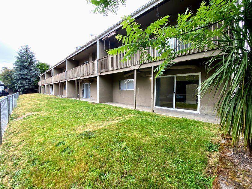Apartment for rent at 633 SE Flint St #3, Roseburg, OR 97470