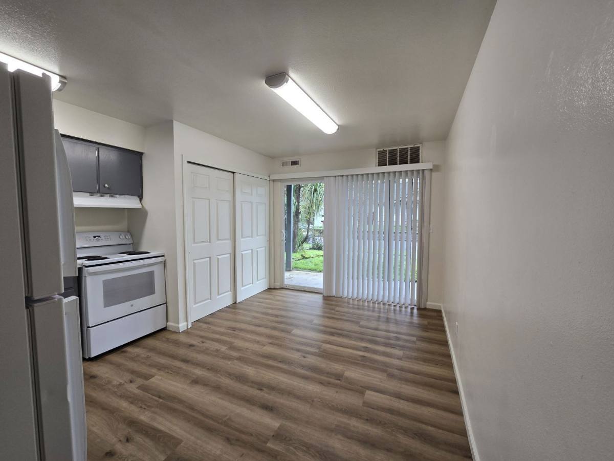 Apartment for rent at 633 SE Flint St #3, Roseburg, OR 97470