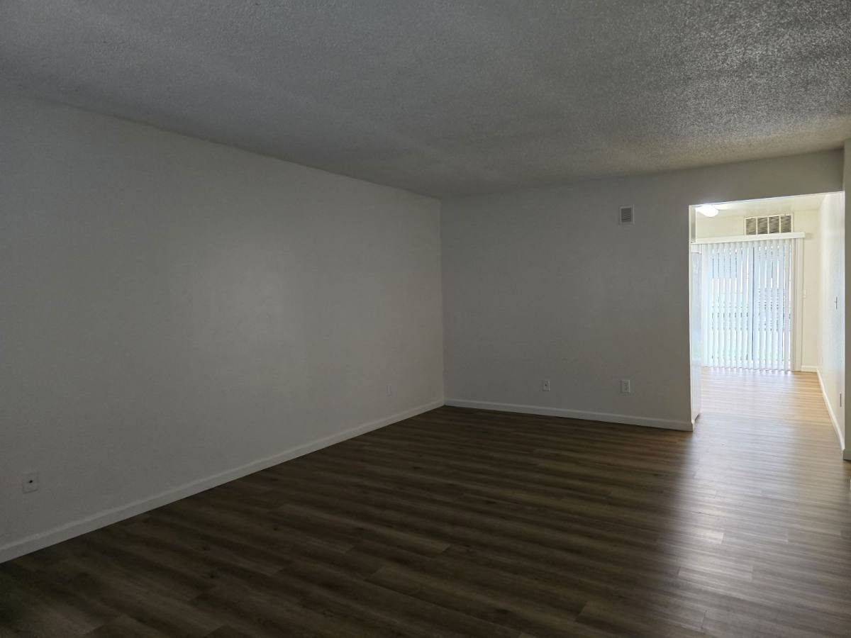 Apartment for rent at 633 SE Flint St #3, Roseburg, OR 97470
