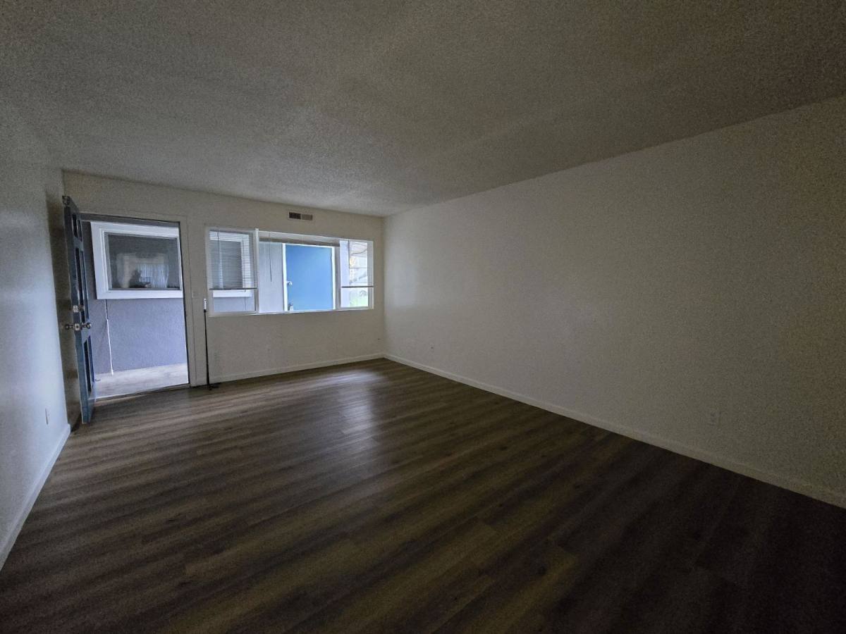 Apartment for rent at 633 SE Flint St #3, Roseburg, OR 97470