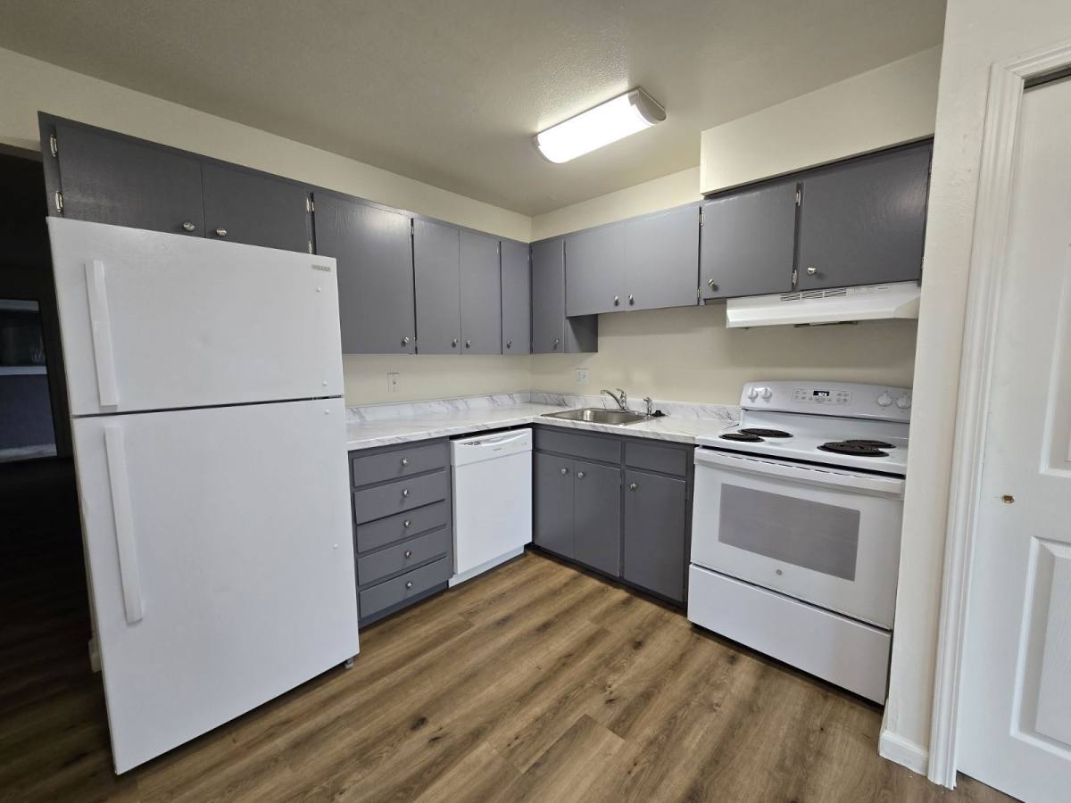 Apartment for rent at 633 SE Flint St #3, Roseburg, OR 97470