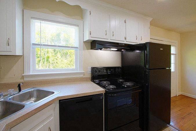 Townhouse for rent at 13441 Warwick Blvd, Newport News, VA 23602