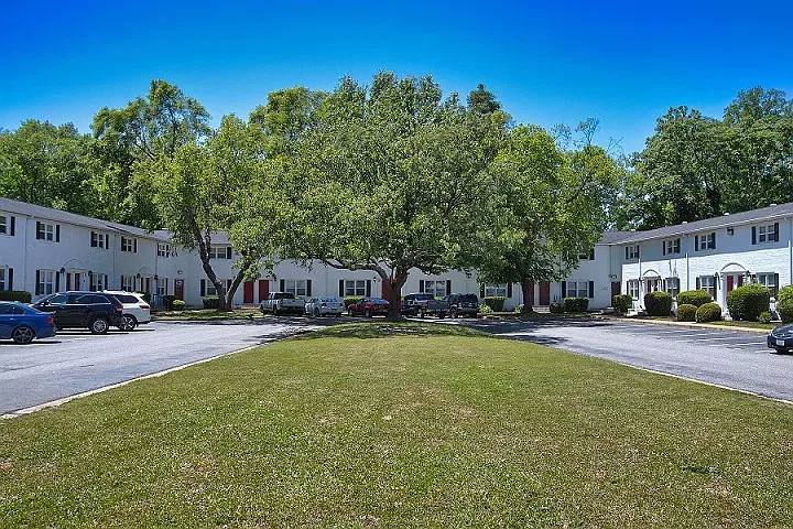 Townhouse for rent at 13441 Warwick Blvd, Newport News, VA 23602