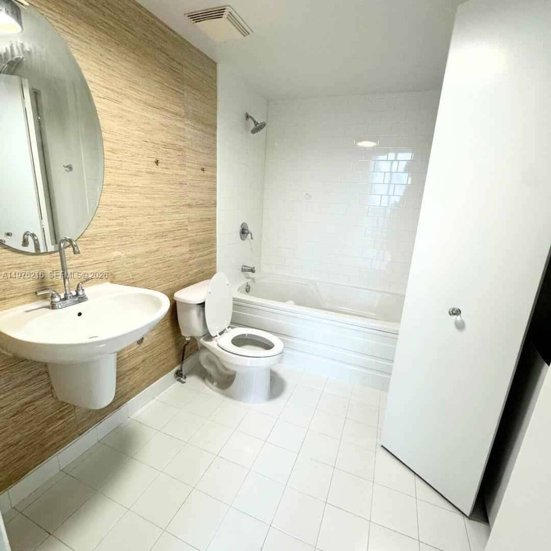 Condo for rent at 690 SW 1st Court #PHI24, Miami, FL 33130