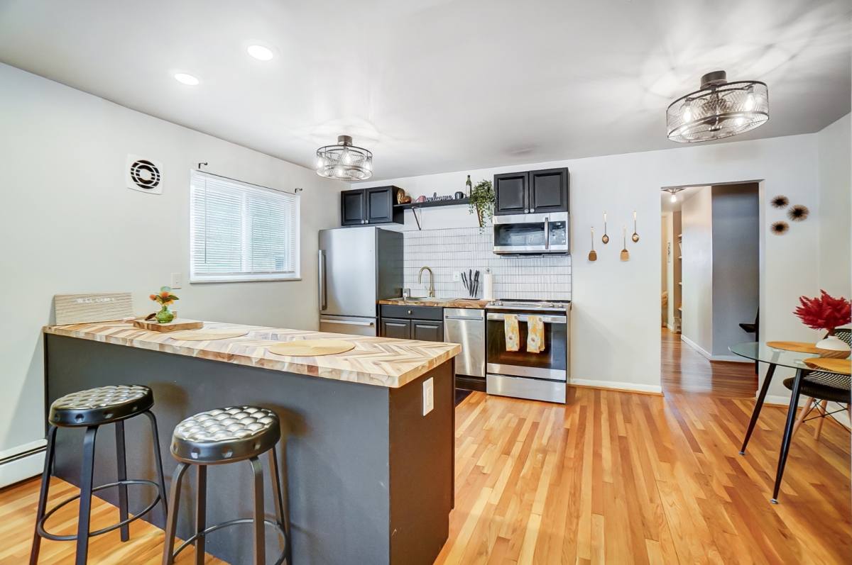 Apartment for rent at 6159 Ridge Ave #2, Cincinnati, OH 45213