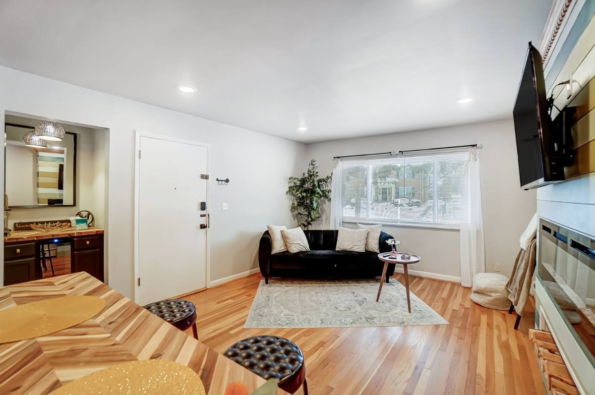 Apartment for rent at 6159 Ridge Ave #2, Cincinnati, OH 45213