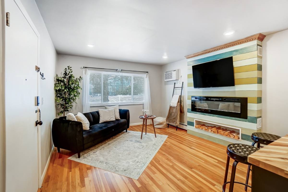 Apartment for rent at 6159 Ridge Ave #2, Cincinnati, OH 45213