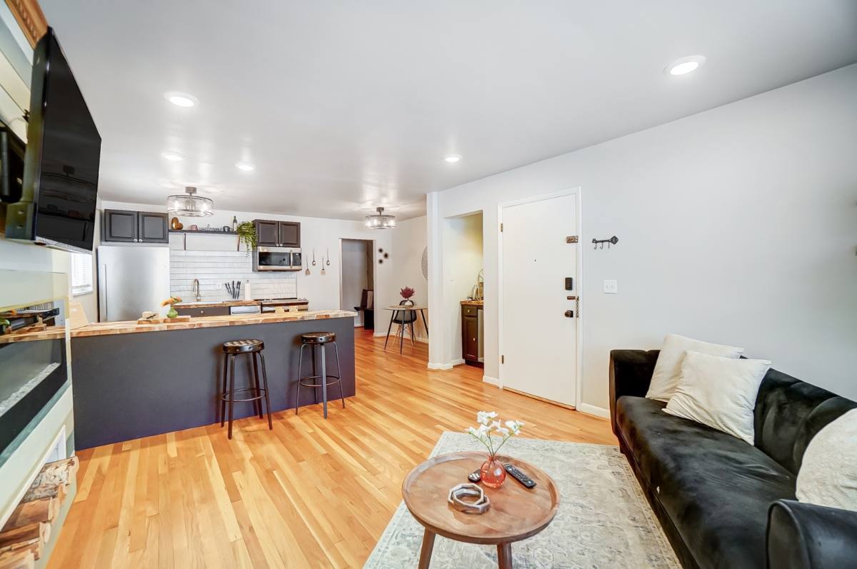 Apartment for rent at 6159 Ridge Ave #2, Cincinnati, OH 45213