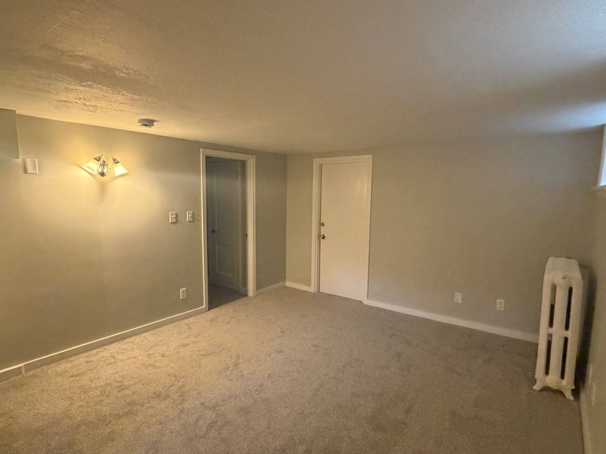 Apartment for rent at 885 Grand Ave #5, Saint Paul, MN 55105