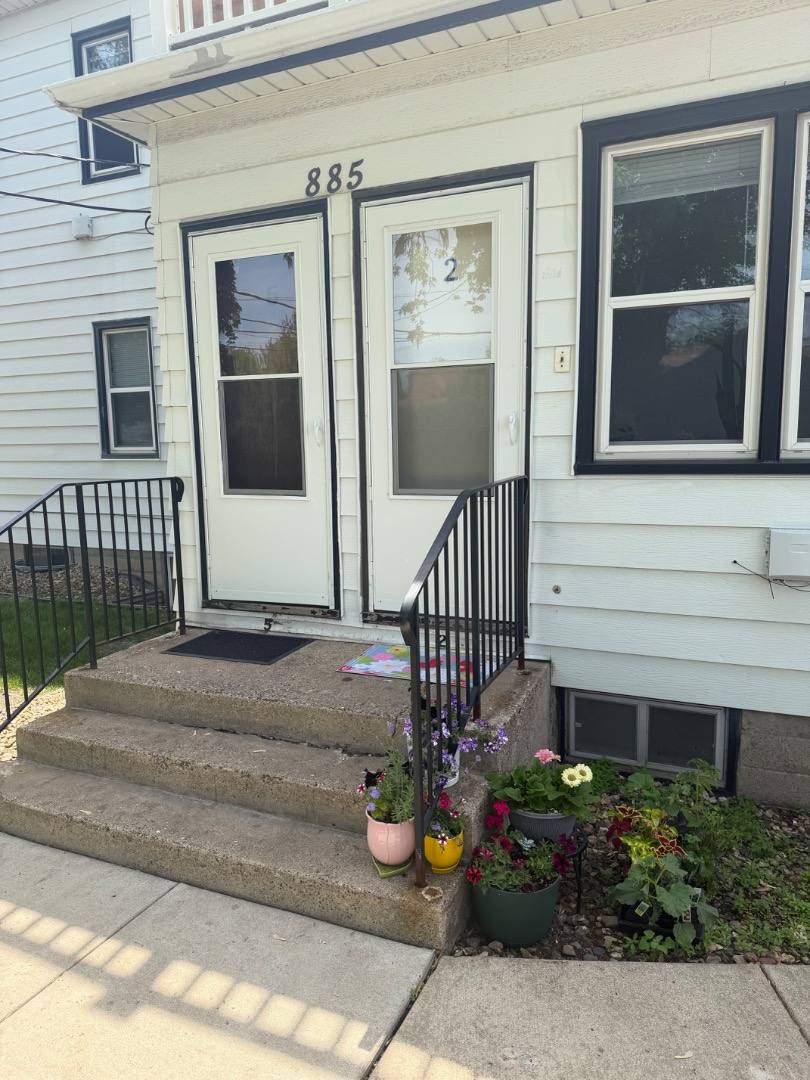 Apartment for rent at 885 Grand Ave #5, Saint Paul, MN 55105