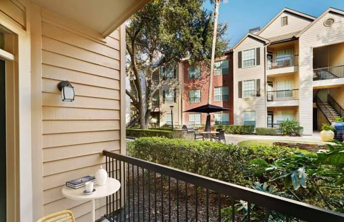 Apartment for rent at 2700 Woodland Park Dr, Houston, TX 77082