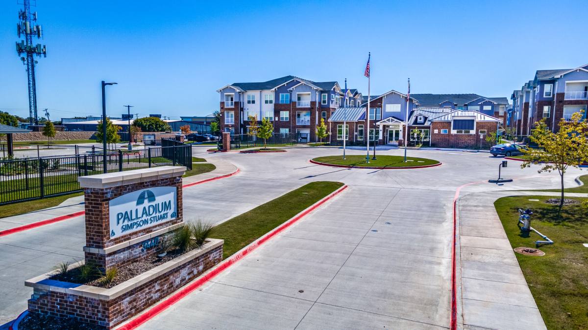 Apartment for rent at Palladium Simpson Stuart, 3440 Simpson Stuart Rd, Dallas, TX 75241