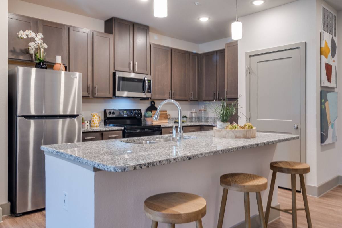 Apartment for rent at Palladium Simpson Stuart, 3440 Simpson Stuart Rd, Dallas, TX 75241
