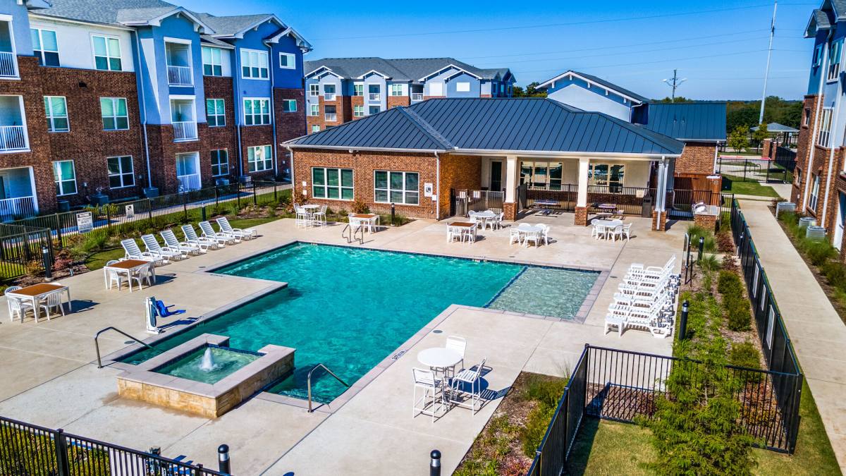 Apartment for rent at Palladium Simpson Stuart, 3440 Simpson Stuart Rd, Dallas, TX 75241