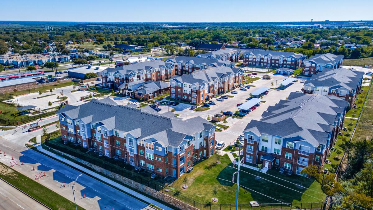Apartment for rent at Palladium Simpson Stuart, 3440 Simpson Stuart Rd, Dallas, TX 75241