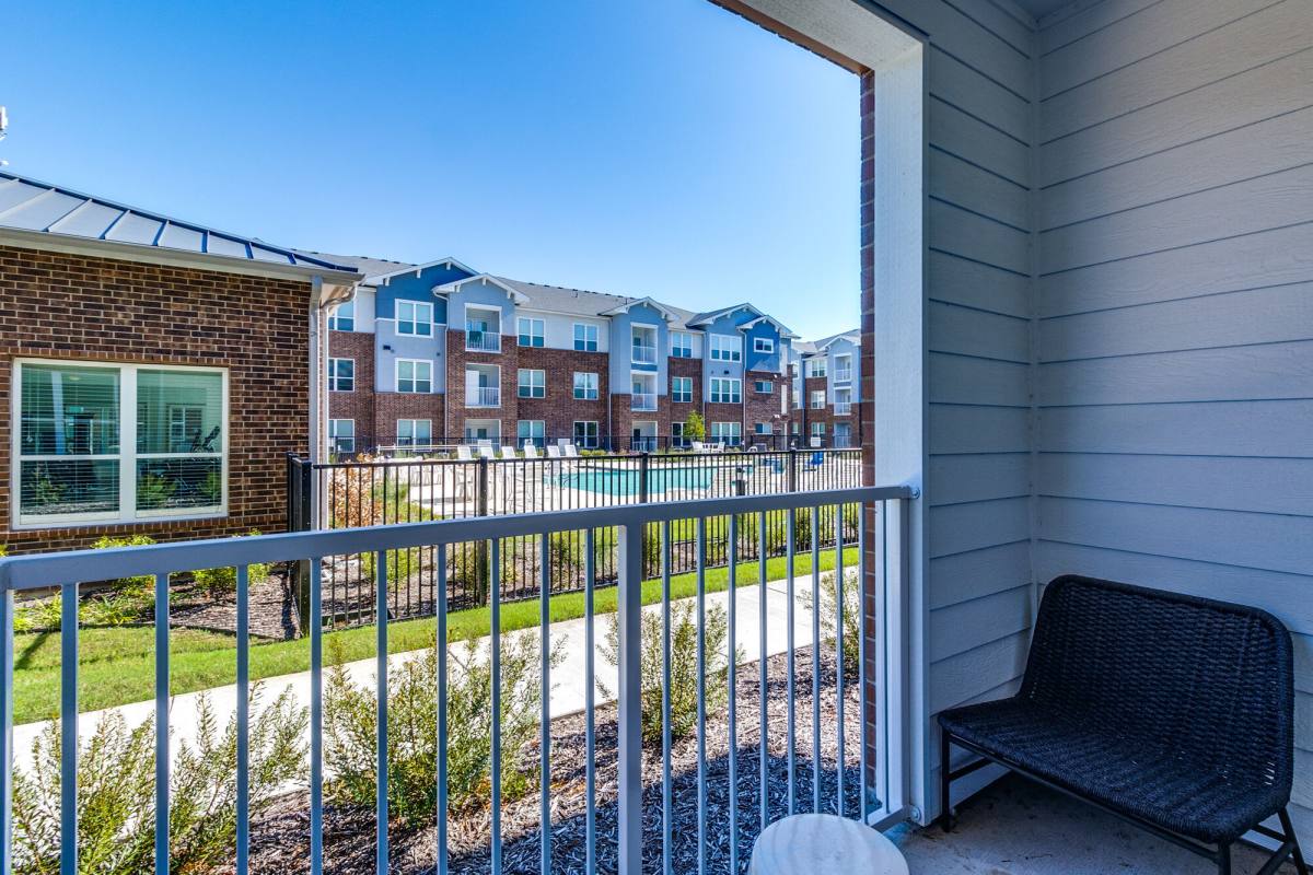 Apartment for rent at Palladium Simpson Stuart, 3440 Simpson Stuart Rd, Dallas, TX 75241