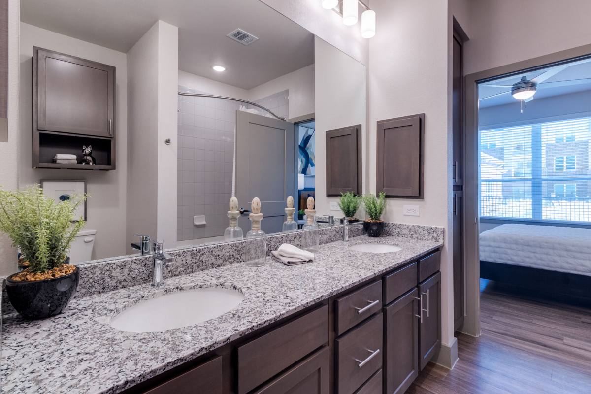 Apartment for rent at Palladium Simpson Stuart, 3440 Simpson Stuart Rd, Dallas, TX 75241