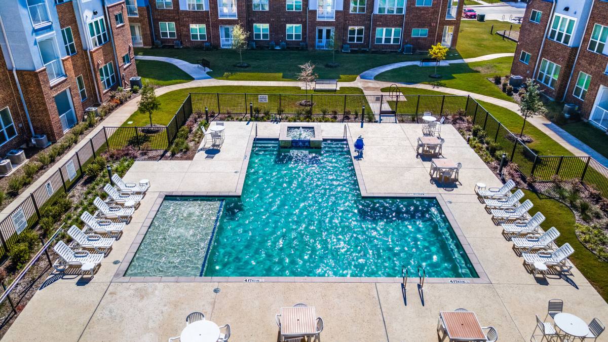 Apartment for rent at Palladium Simpson Stuart, 3440 Simpson Stuart Rd, Dallas, TX 75241