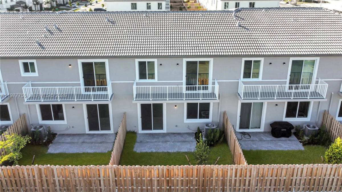 Townhouse for rent at 1381 7th Terrace, Homestead, FL 33034