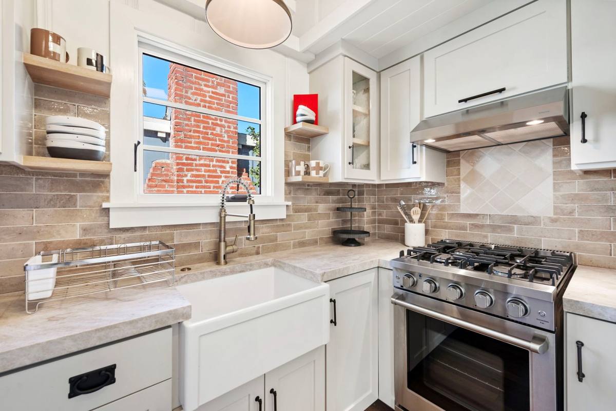 Apartment for rent at 231-241 Cajon, Laguna Beach, CA 92651