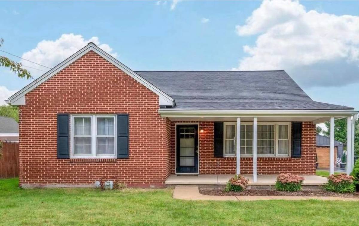 House for rent at 923 Rohrerstown Rd, Lancaster, PA 17601
