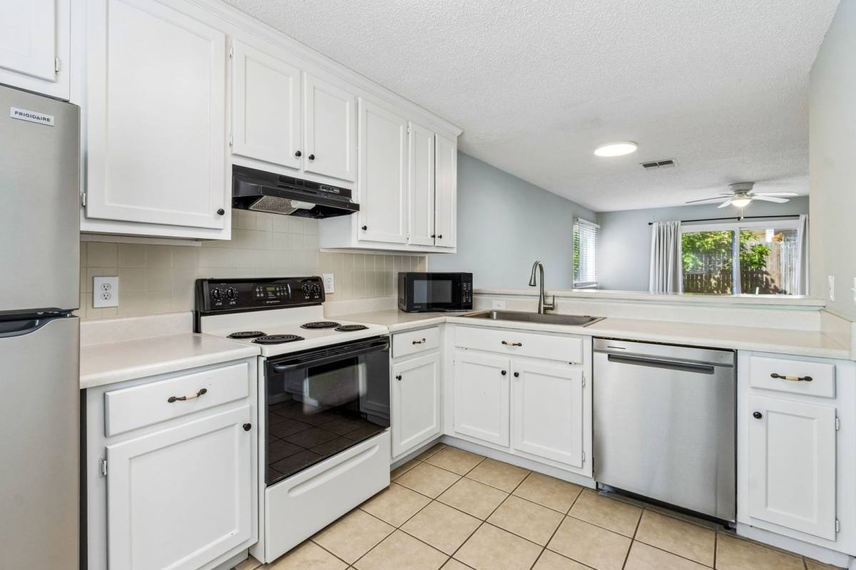 Townhouse for rent at 833 Mary St #A, Fernandina Beach, FL 32034
