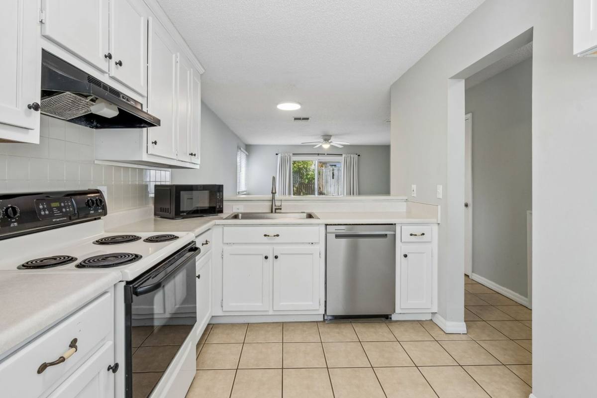 Townhouse for rent at 833 Mary St #A, Fernandina Beach, FL 32034