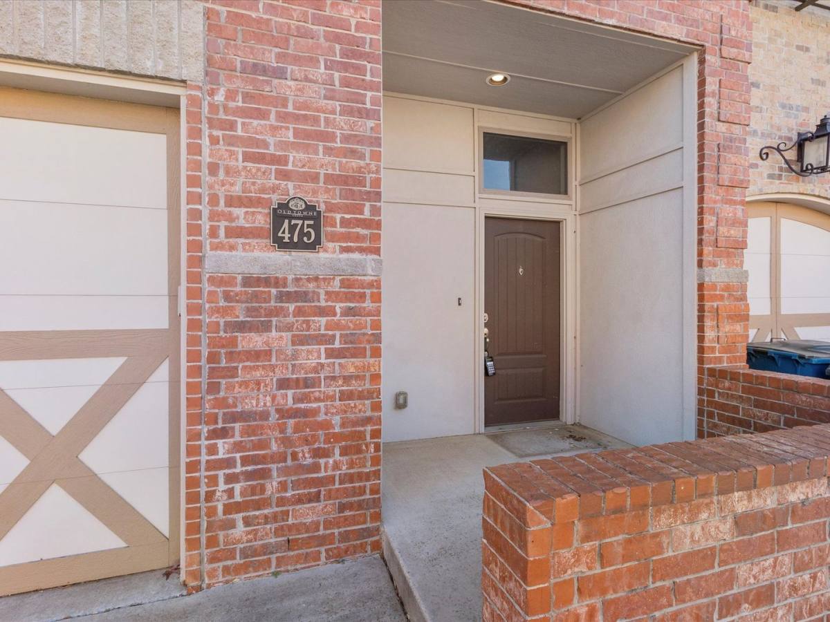 Townhouse for rent at 475 S Fretz Ave, Edmond, OK 73003